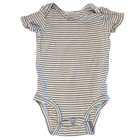 CARTER'S 4 Onesie Bundle - Picture 4 of 5